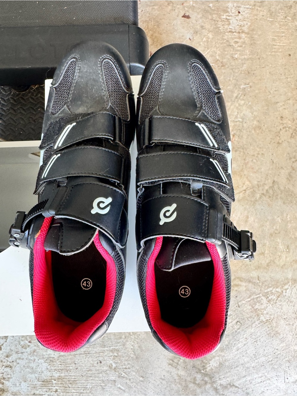 Peloton Men’s Black Cycling Shoes with Red Lining